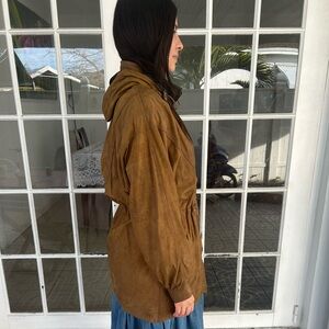 I am selling a suede jacket for women. It’s used but it’s very good quality.